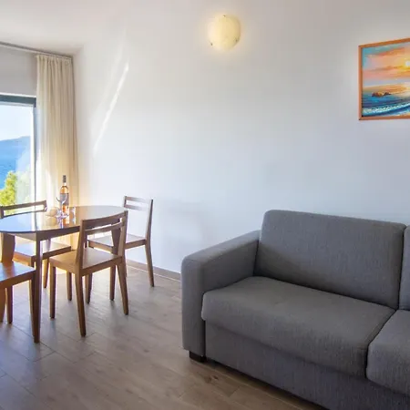 Apartment Beach Lucija