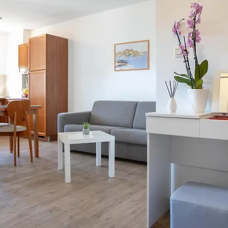Apartment Beach Lucija