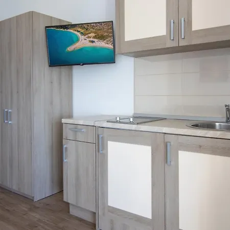 Beach Lucija Apartment *